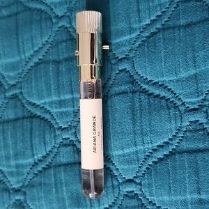 Scentbird: Ari sample perfume